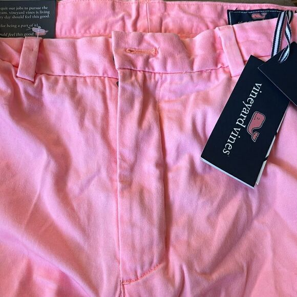 Vineyard Vines 9” Breaker Shorts in Coral Sand Size 31 NWT - Picture 2 of 6